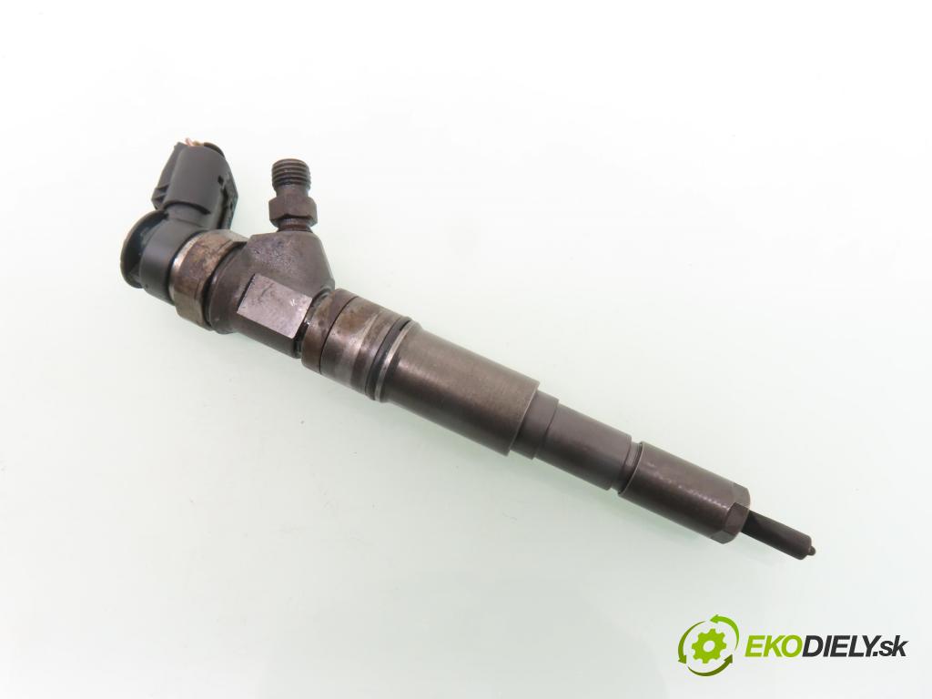 BMW 3 (E46) SEDAN 2002 110,00 320 d 150 - M47 D20 (204D4) 1995,00 vstrekovač 0445110131 (Vstrekovač paliva)