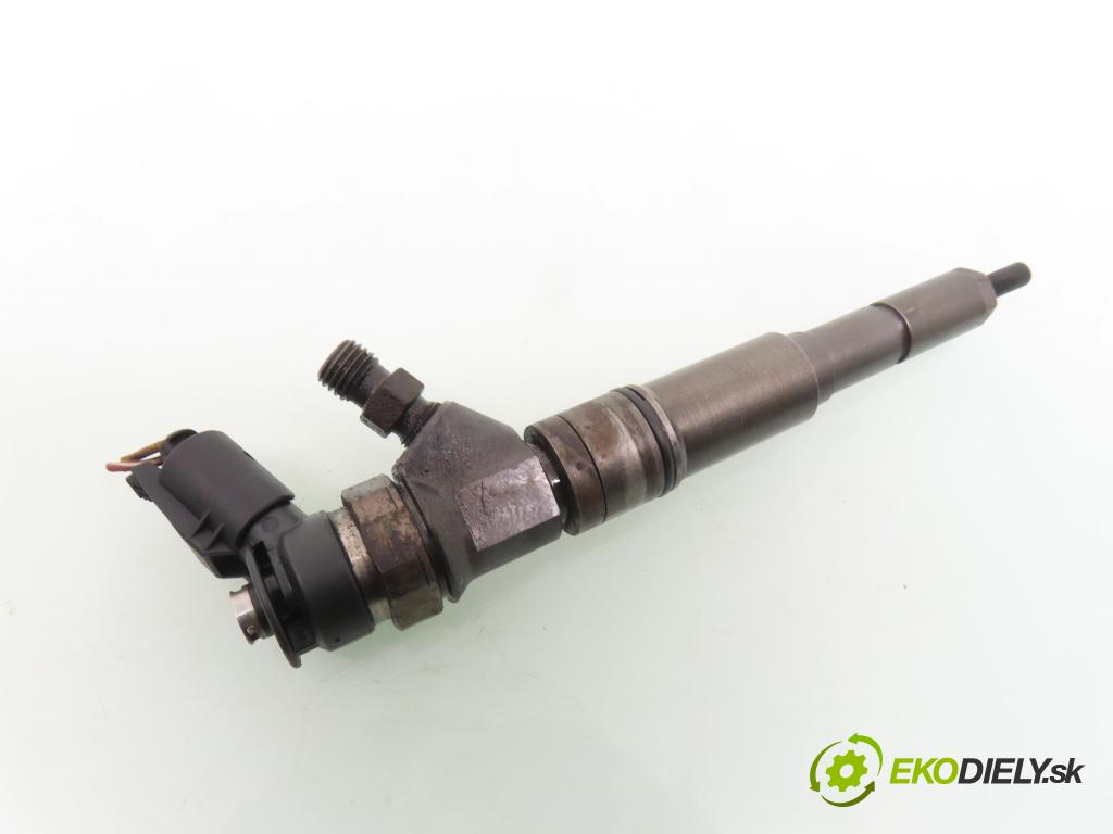 BMW 3 (E46) SEDAN 2002 110,00 320 d 150 - M47 D20 (204D4) 1995,00 vstrekovač 0445110131 (Vstrekovač paliva)