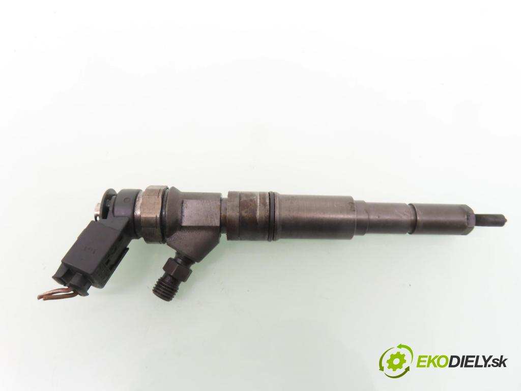 BMW 3 (E46) SEDAN 2002 110,00 320 d 150 - M47 D20 (204D4) 1995,00 vstrekovač 0445110131 (Vstrekovač paliva)