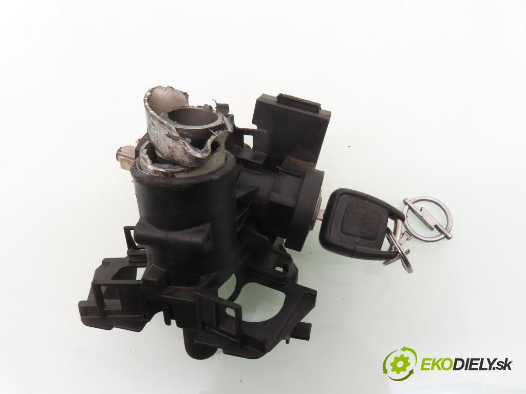 OPEL ZAFIRA A Nadwozie Wielkopojemne (MPV) (T98)  MINIVAN 2001 74,00 2.0 DTI 16V 101 - Y 20 DTH 1995,00 spinačka 90589313 ; 90589389 ; 24413106 (Spínacia skrinka)