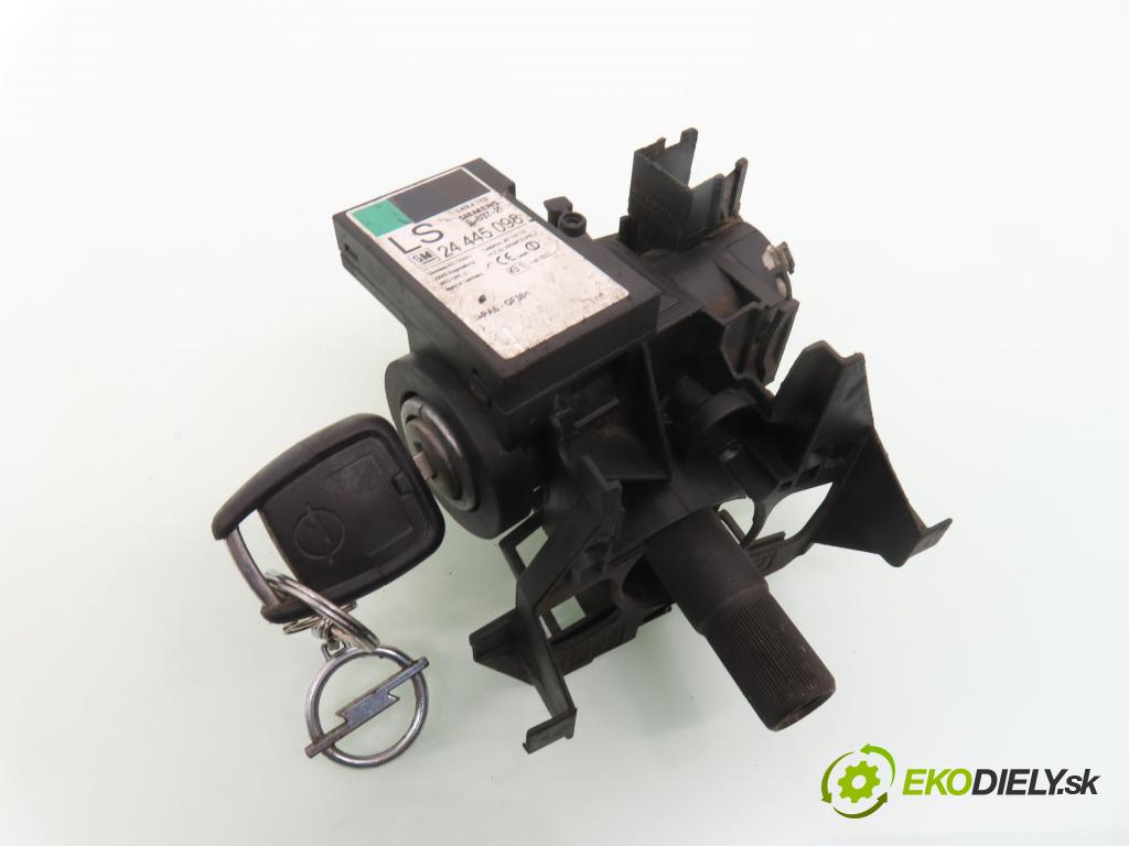 OPEL ZAFIRA A Nadwozie Wielkopojemne (MPV) (T98)  MINIVAN 2001 74,00 2.0 DTI 16V 101 - Y 20 DTH 1995,00 spinačka 90589313 ; 90589389 ; 24413106 (Spínacia skrinka)