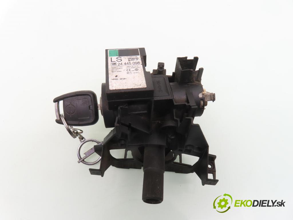 OPEL ZAFIRA A Nadwozie Wielkopojemne (MPV) (T98)  MINIVAN 2001 74,00 2.0 DTI 16V 101 - Y 20 DTH 1995,00 spinačka 90589313 ; 90589389 ; 24413106 (Spínacia skrinka)