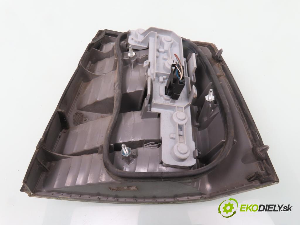 OPEL VECTRA C GTS (Z02) LIFTBACK 2003 90,00 1.8 16V 122 - Z 18 XE 1796,00 světlo levé zadní