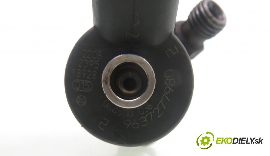 PEUGEOT 607 (9D, 9U) SEDAN 2001 98,00 2.2 HDI - 4HX (DW12TED4/FAP) 2179,00 vstřikovač 0445110036 ; 9637277980 (Vstřikovač paliva)