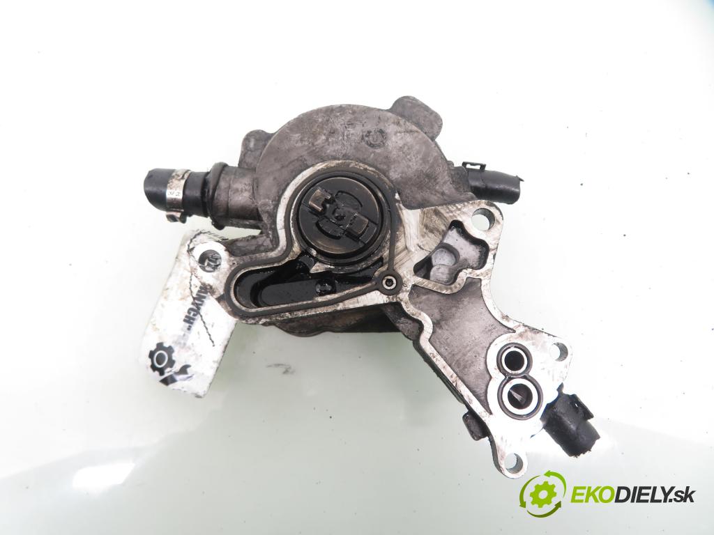 VW PASSAT B5.5 (3B3) SEDAN 2000 74,00 1.9 TDI PD 101 - AVB 1896,00 pumpa vakuová 038145209A