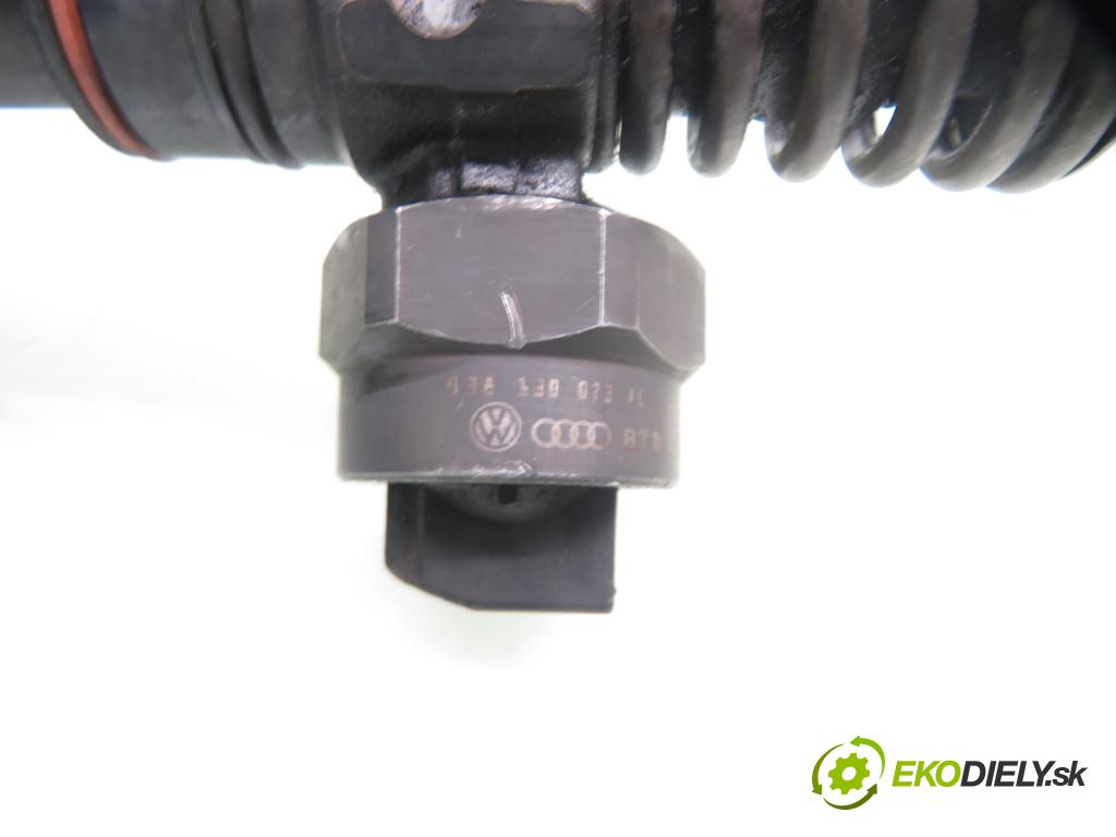 VW BORA (1J2) SEDAN 2000 85,00 1.9 TDI - AUY 1896,00 Vstrekovač 0414720029 ; 038130073AC (Vstrekovač paliva)