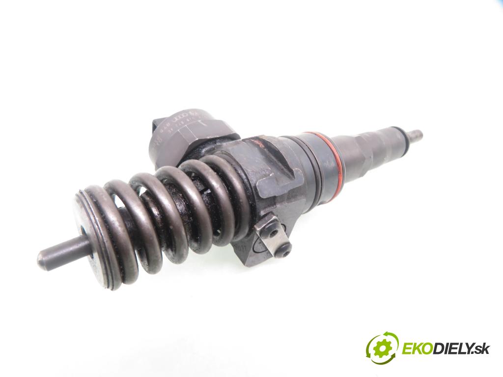 VW BORA (1J2) SEDAN 2000 85,00 1.9 TDI - AUY 1896,00 Vstrekovač 0414720029 ; 038130073AC (Vstrekovač paliva)