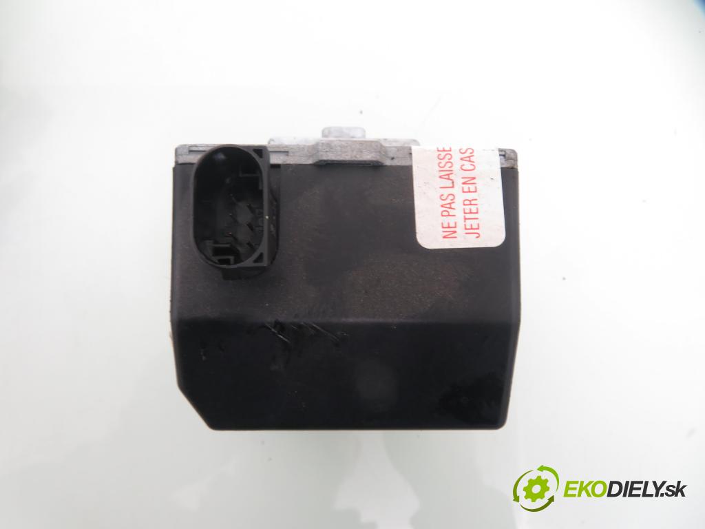 RENAULT LAGUNA II (BG0/1_) LIFTBACK 2001 79,00 1.6 16V (BG0A, BG0L) - K4M 714 1598,00 spinačka / imobilizéra IMMO / Riadiaca jednotka 8200164728 ; 8200153837 ; 8200190284