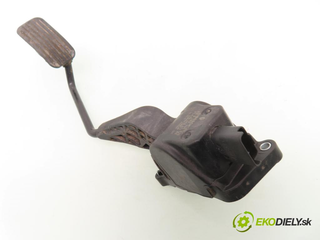 PEUGEOT PARTNER Skrzynia (5_, G_) FURGON 2007 55,00 1.6 HDi 75 - 9HW (DV6BTED4) 1560,00 potenciometr plynového pedálu 0280755035 ; 9655467180 (Potenciometr plynového pedálu)