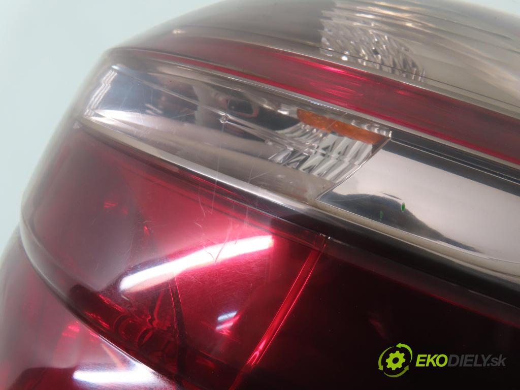 SUBARU OUTBACK (BL, BP) KOMBI 2008 110,00 2.0 D AWD - EE20Z 1998,00 Svetlo pravé zadné