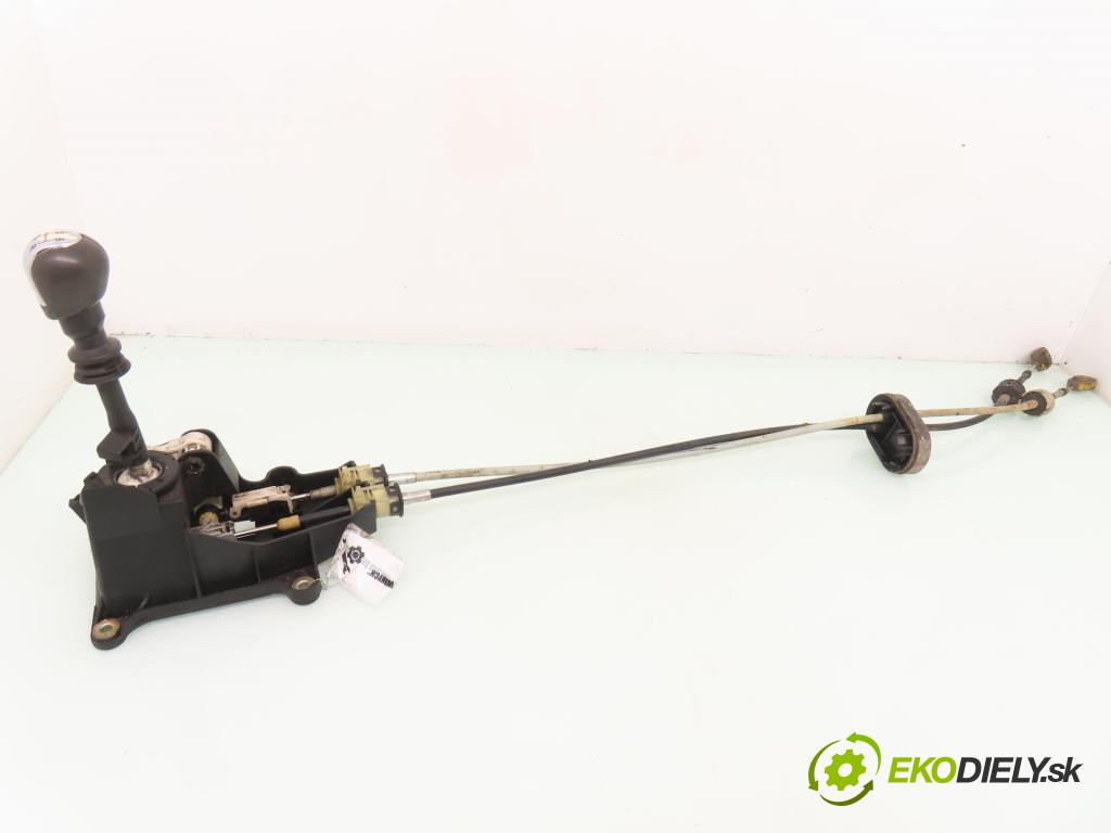 OPEL VECTRA C (Z02) LIFTBACK 2002 74,00 2.0 DTI 16V 101 - Y 20 DTH 1995,00 ZVEDÁK: 24456029