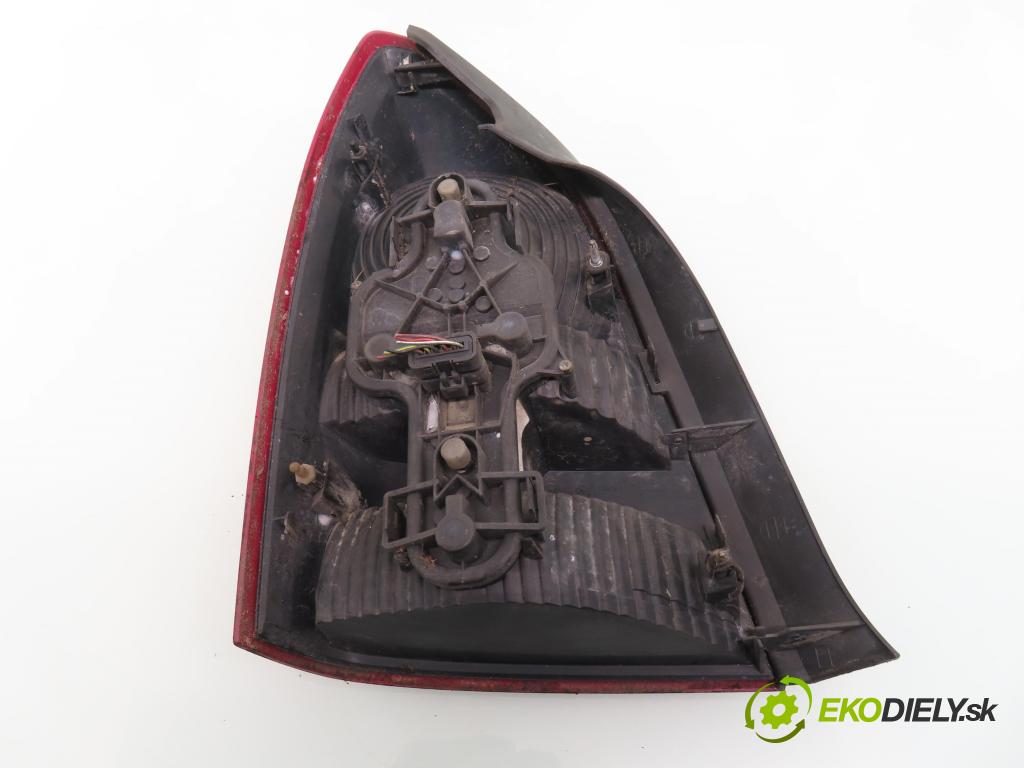 NISSAN PRIMERA (P12) SEDAN 2003 85,00 1.9 dCi - F9Q 1870,00 Svetlo pravé zadné 89025237