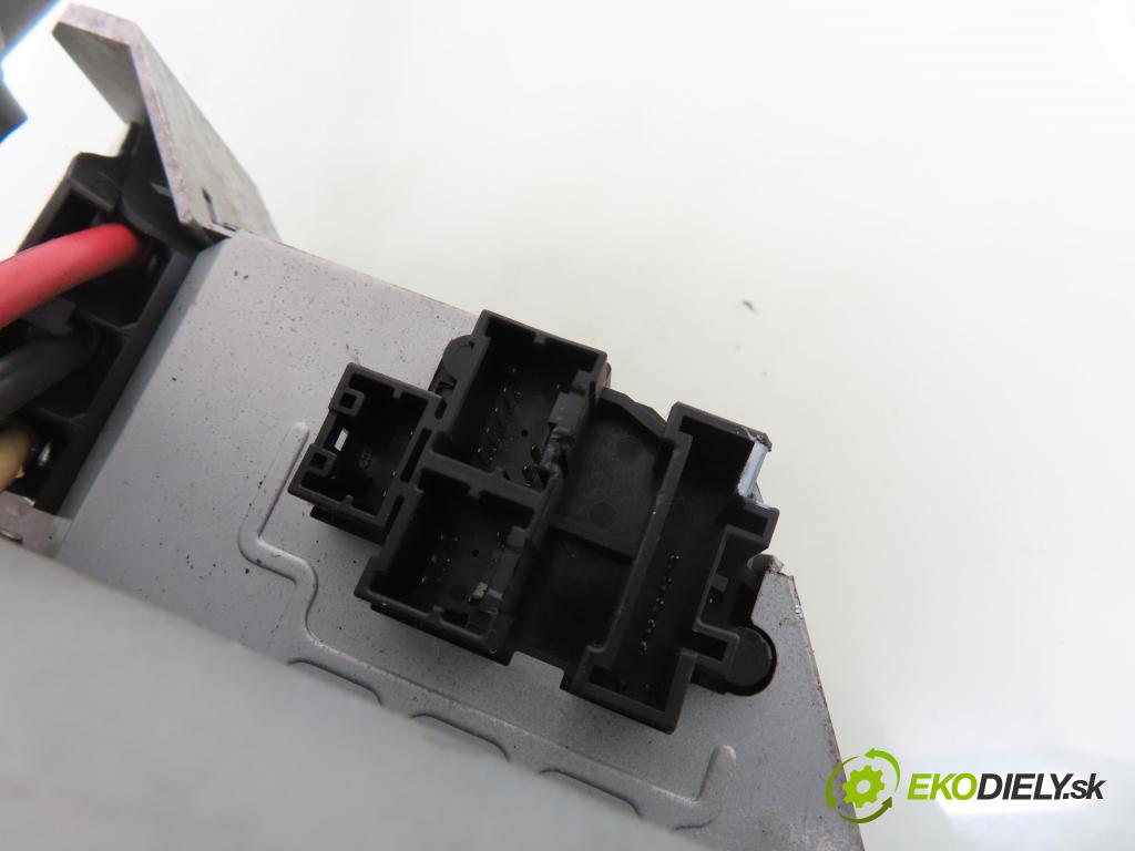 RENAULT SCENIC II (JM0/1_) MINIVAN 2006 96,00 1.9 dCi (JM15) - F9Q 804 1870,00 serv/podporovanie elektrické 8200589332 ; EA9CEC039