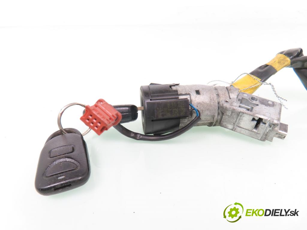 CITROEN C3 I (FC_) HB 2004 66,00 1.4 16V HDi - 8HY (DV4TED4) 1398,00 spinačka 9652781780 ; NO5014132 (Spínacia skrinka)