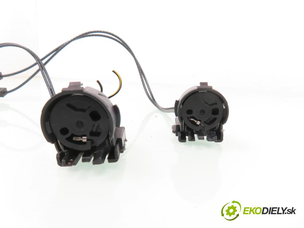 FORD FOCUS Turnier (DNW) KOMBI 2000 74,00 1.6 16V - FYDC 1596,00 Lanko panel kúrenia 2M5111504AA ; 2M5111503AA