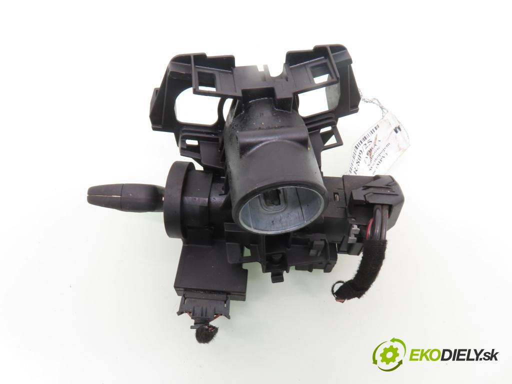 OPEL ZAFIRA A Nadwozie Wielkopojemne (MPV) (T98)  MINIVAN 2002 74,00 2.0 DTI 16V 101 - Y 20 DTH 1995,00 spinačka 90589313 ; 90589389 ; 24413106 (Spínacia skrinka)
