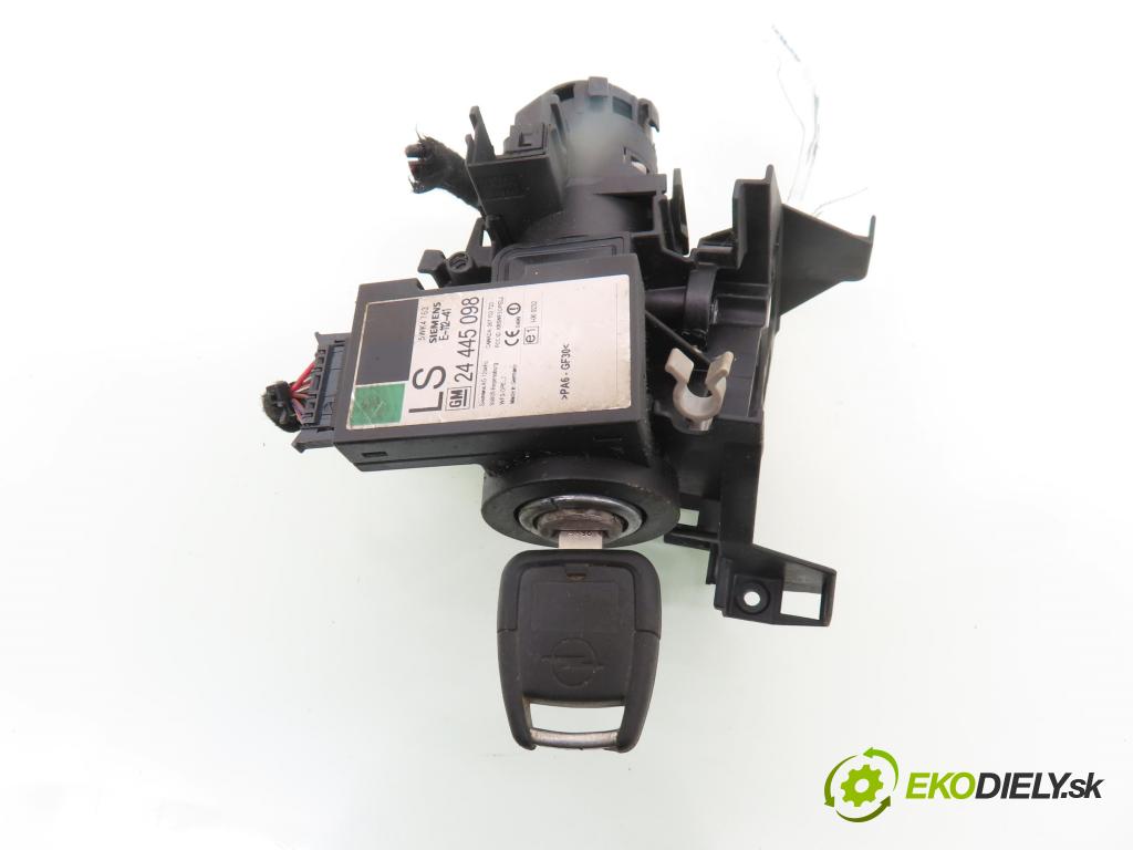 OPEL ZAFIRA A Nadwozie Wielkopojemne (MPV) (T98)  MINIVAN 2002 74,00 2.0 DTI 16V 101 - Y 20 DTH 1995,00 spinačka 90589313 ; 90589389 ; 24413106 (Spínacia skrinka)