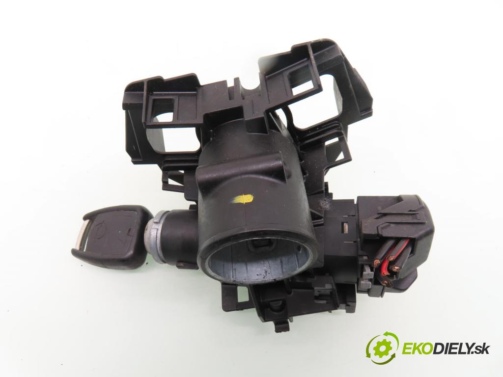 OPEL ASTRA G liftback (T98) HB 1999 74,00 1.6 16V - X 16 XEL 1598,00 spinačka 90589313 ; 90589389 ; 24413106 (Spínacia skrinka)