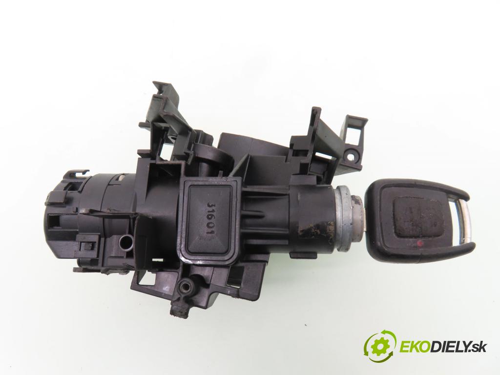 OPEL ASTRA G liftback (T98) HB 1999 74,00 1.6 16V - X 16 XEL 1598,00 spinačka 90589313 ; 90589389 ; 24413106 (Spínacia skrinka)