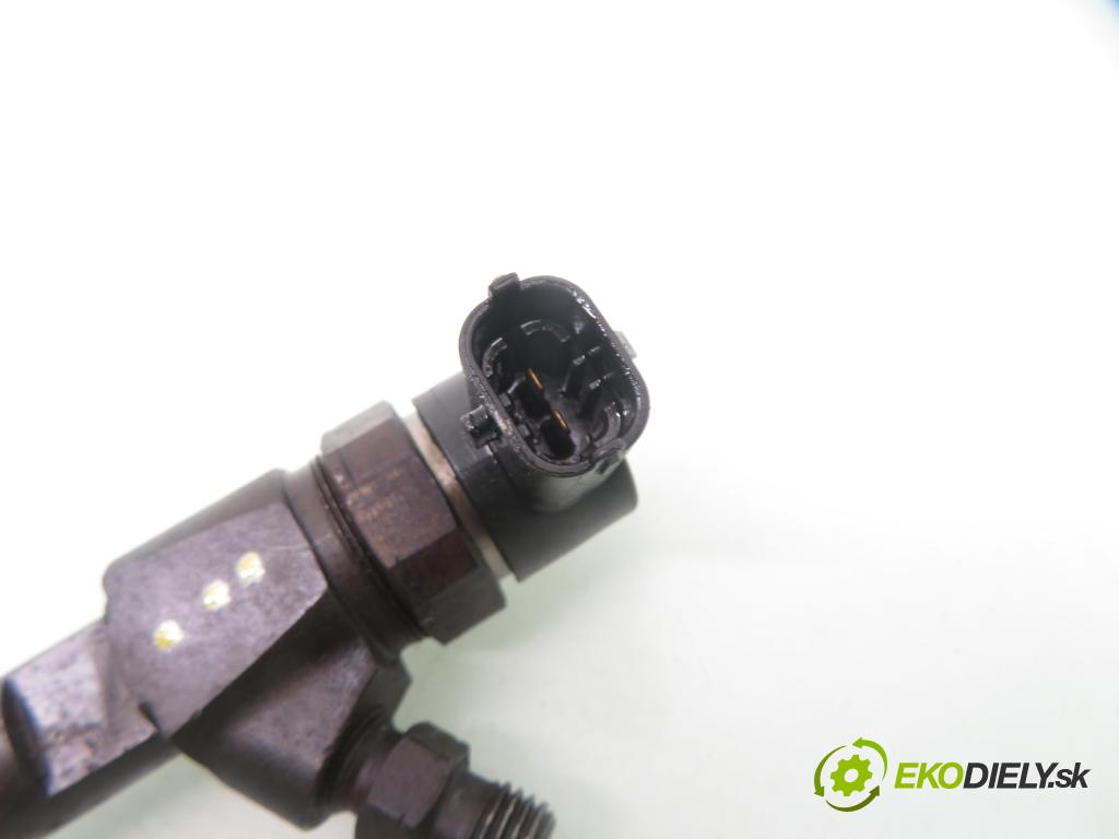 ALFA ROMEO 159 Sportwagon (939_) SEDAN 2006 110,00 1.9 JTDM 16V - 939 A2.000 1910,00 vstřikovač 0445110243 (Vstřikovač paliva)