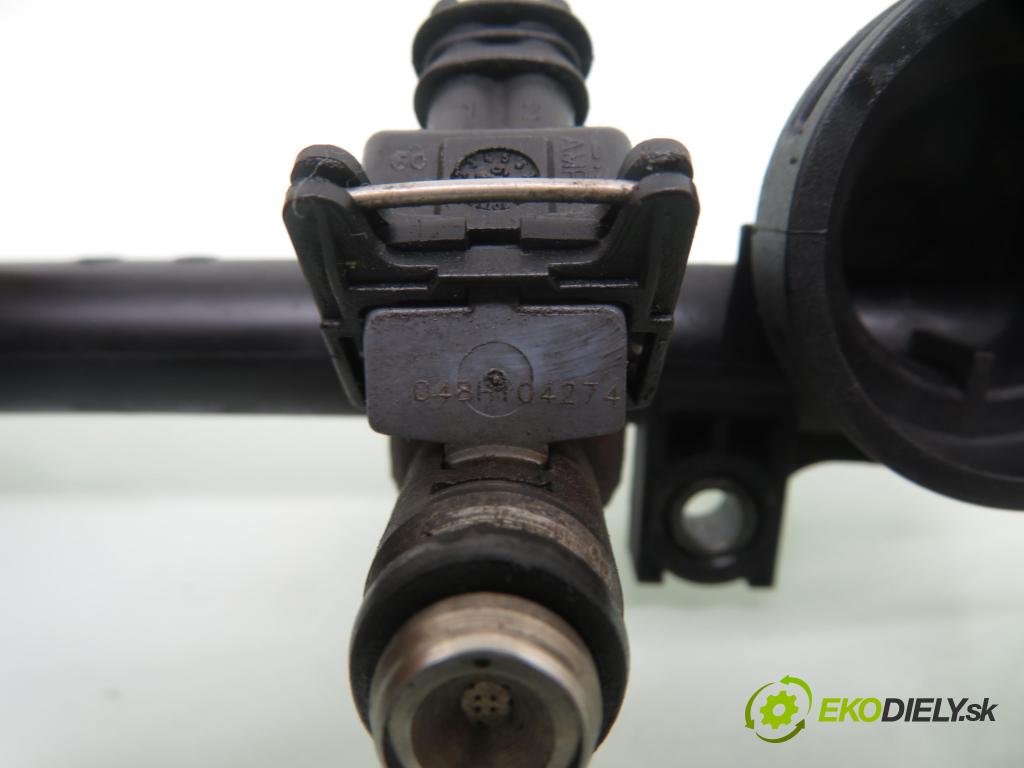 RENAULT LAGUNA I (B56_, 556_) LIFTBACK 1999 79,00 1.6 16V (B568, B561) - K4M 720 1598,00 Lišta vstrekovacia 7700112519 ; 048H104274 (Vstrekovacia lišta)