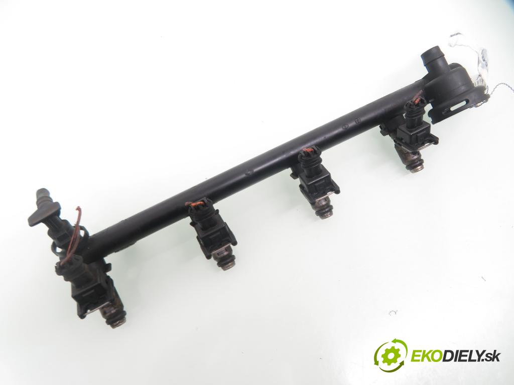 RENAULT LAGUNA I (B56_, 556_) LIFTBACK 1999 79,00 1.6 16V (B568, B561) - K4M 720 1598,00 Lišta vstrekovacia 7700112519 ; 048H104274 (Vstrekovacia lišta)