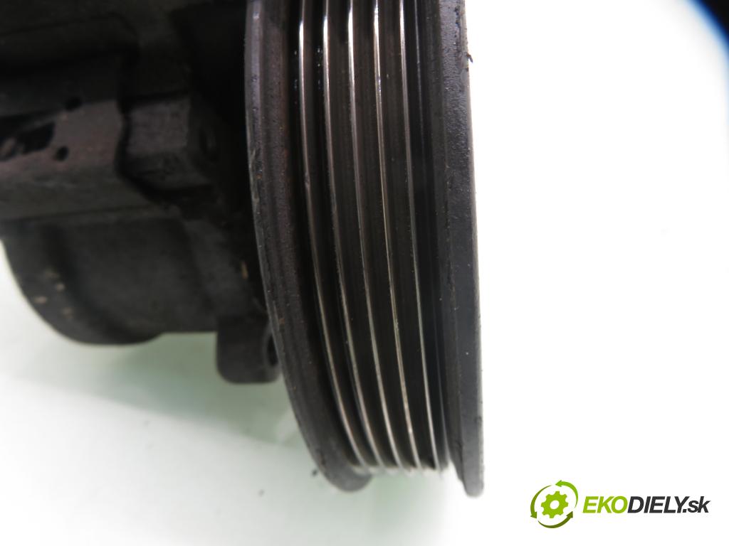 VOLVO 850 (LS) SEDAN 1992 125,00 2.4 - B 5254 S 2435,00 Pumpa servočerpadlo  (Servočerpadlo)