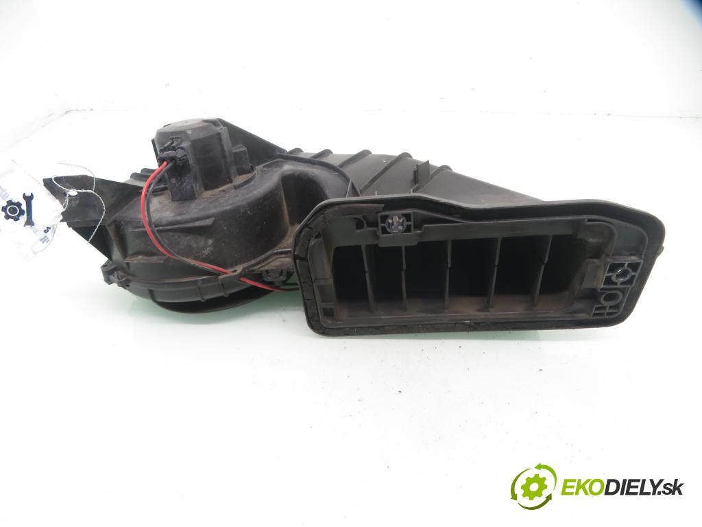 RENAULT THALIA I (LB0/1/2_) SEDAN 2003 0,00 1.4 16V - K4J 712 1390,00 Ventilátor vetráku