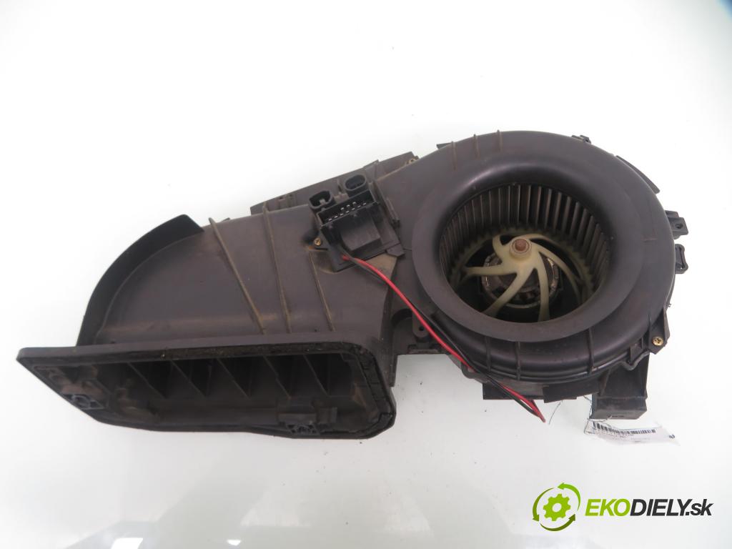 RENAULT THALIA I (LB0/1/2_) SEDAN 2003 0,00 1.4 16V - K4J 712 1390,00 Ventilátor vetráku