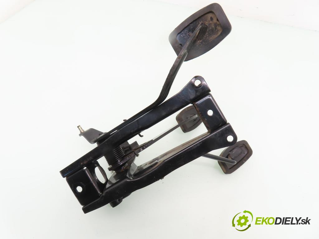 SKODA FELICIA II (6U1) HB 1998 50,00 1.3 MPI 68 1289,00 PEDALY 6U1721031