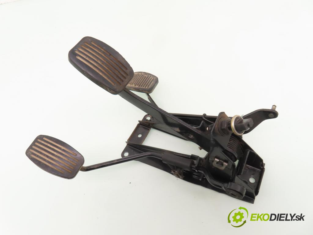 SKODA FELICIA II (6U1) HB 1998 50,00 1.3 MPI 68 1289,00 PEDALY 6U1721031