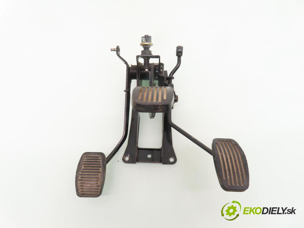 SKODA FELICIA II (6U1) HB 1998 50,00 1.3 MPI 68 1289,00 PEDALY 6U1721031