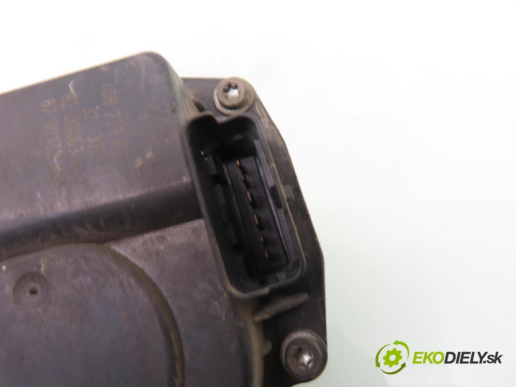 RENAULT LAGUNA II (BG0/1_) LIFTBACK 2001 79,00 1.6 16V (BG0A, BG0L) - K4M 714 1598,00 Škrtiaca klapka 8200063652 ; 8200123061 ; 408239822001 (Škrtiaca klapka)