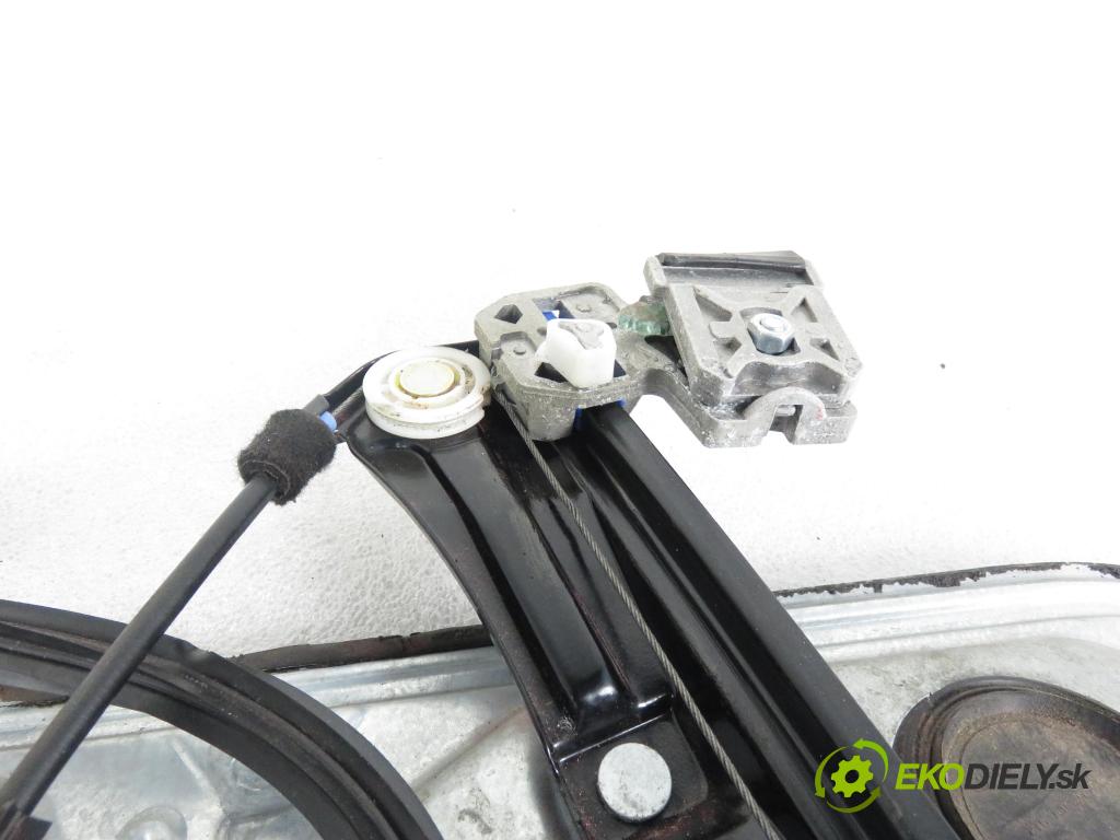 VW GOLF IV (1J1) HB 1998 74,00 1.6 - AKL 1595,00 Mechanizmus okien 1J4837756