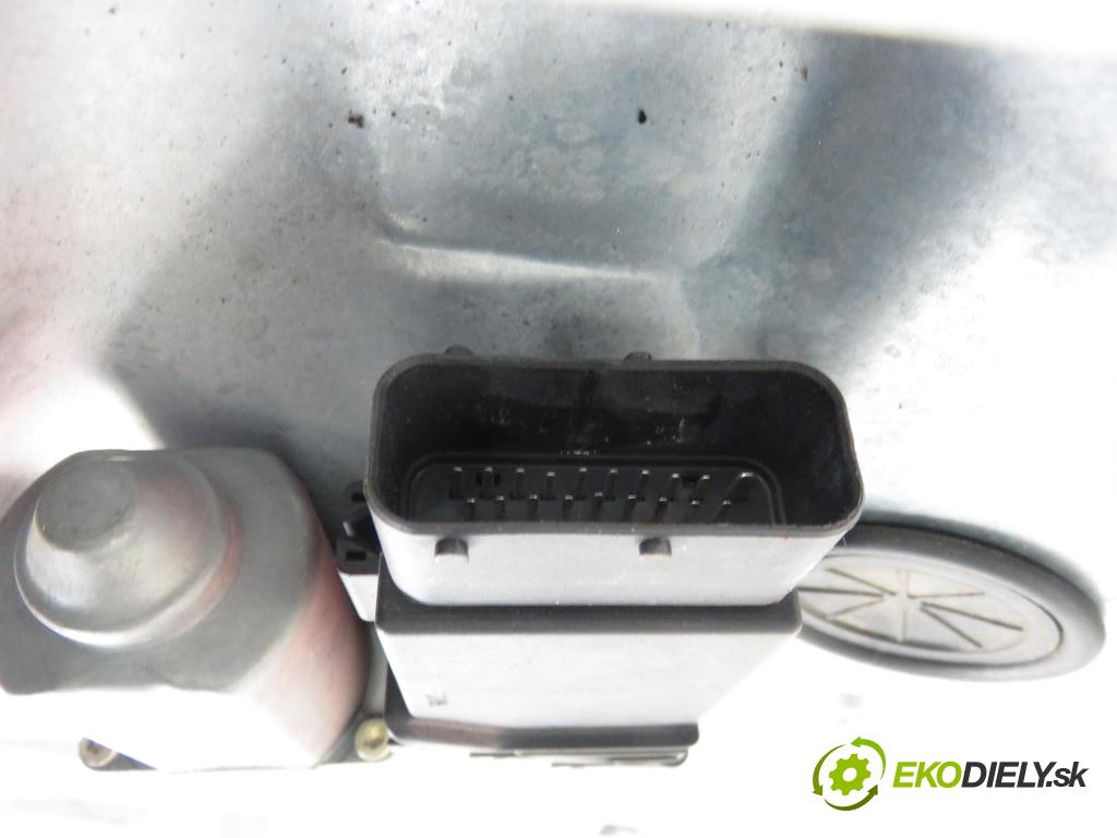 VW GOLF IV (1J1) HB 1998 74,00 1.6 - AKL 1595,00 Mechanizmus okien 1J4837756