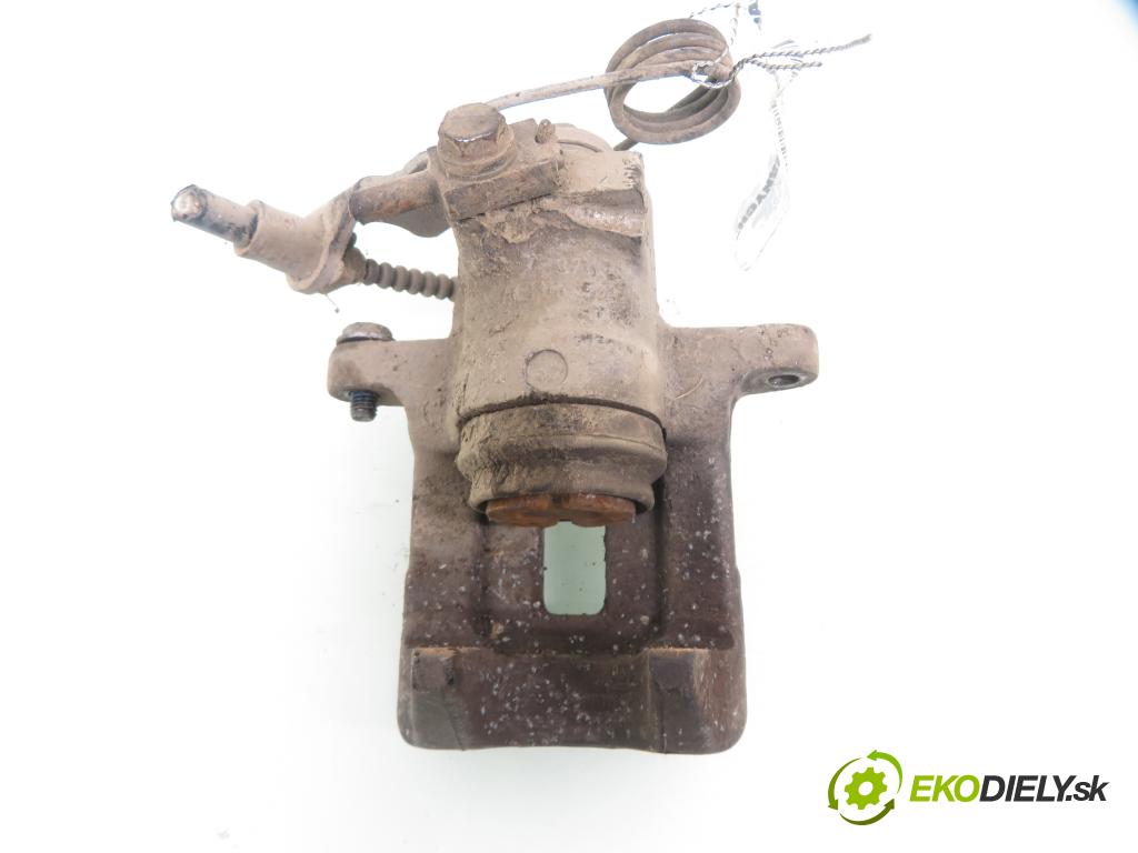 VW PASSAT B5.5 Variant (3B6) KOMBI 2000 74,00 1.9 TDI PD 101 - AVB 1896,00 Brzdič strmeň pravé zadné