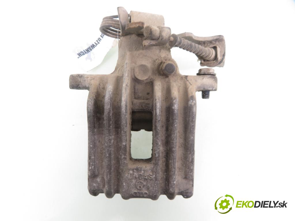 VW PASSAT B5.5 Variant (3B6) KOMBI 2000 74,00 1.9 TDI PD 101 - AVB 1896,00 Brzdič strmeň pravé zadné