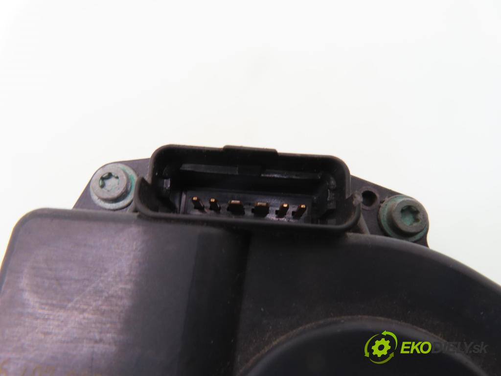 CITROEN C3 I (FC_) HB 2006 54,00 1.4 i - KFV (TU3JP) 1360,00 Škrtiaca klapka 9640796280 ; 408239821001 (Škrtiaca klapka)