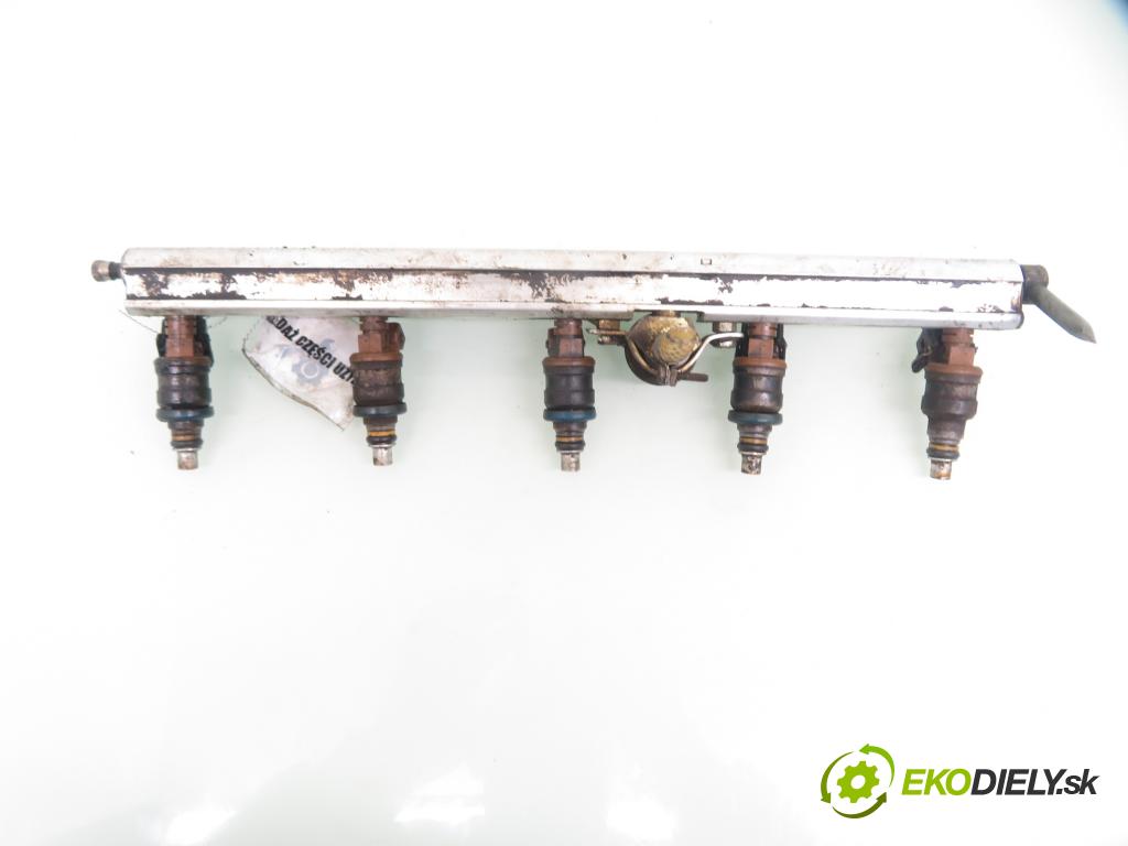 VOLVO 850 Kombi (LW) KOMBI 1995 93,00 2 - B 5202 S 1984,00 Lišta vstrekovacia 0280150779 (Vstrekovacia lišta)