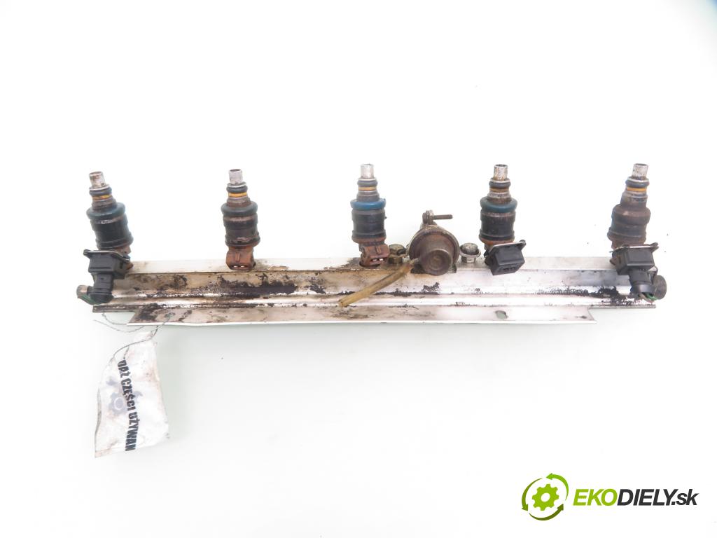 VOLVO 850 Kombi (LW) KOMBI 1995 93,00 2 - B 5202 S 1984,00 Lišta vstrekovacia 0280150779 (Vstrekovacia lišta)