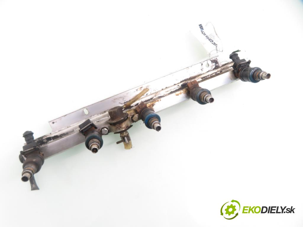 VOLVO 850 Kombi (LW) KOMBI 1995 93,00 2 - B 5202 S 1984,00 Lišta vstrekovacia 0280150779 (Vstrekovacia lišta)