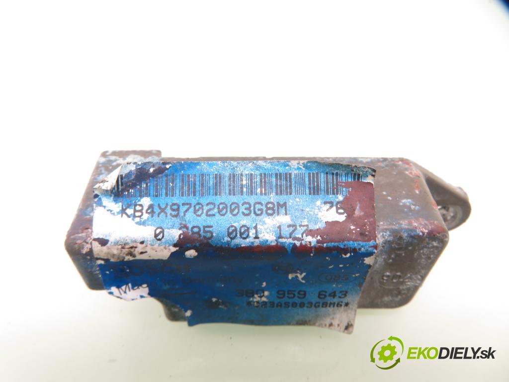 VW PASSAT B5 (3B2) SEDAN 1996 74,00 1.6 - ADP 1595,00 Snímač nárazu 0285001177 ; 3B0959643 (Snímač nárazu)