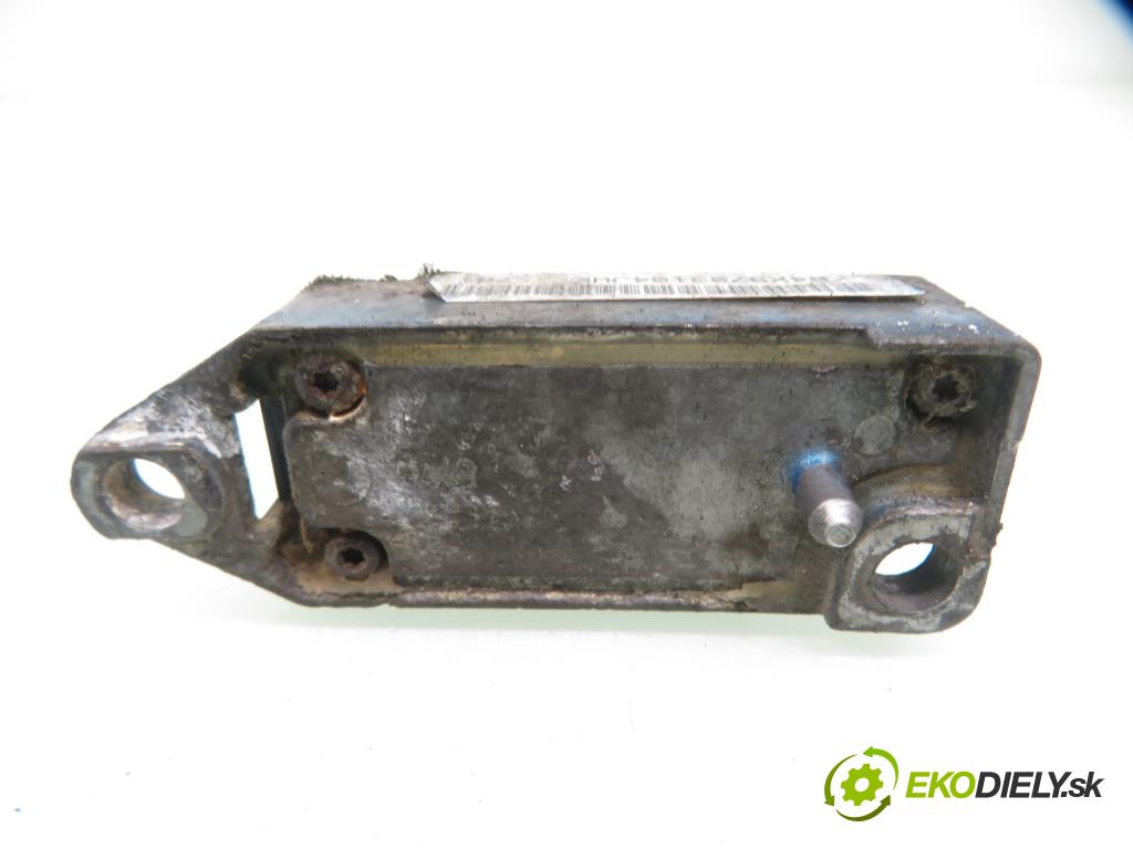 VW PASSAT B5 (3B2) SEDAN 1996 74,00 1.6 - ADP 1595,00 Snímač nárazu 0285001177 ; 3B0959643 (Snímač nárazu)