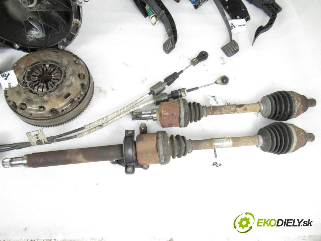 FORD S-MAX (WA6) MINIVAN 2007 103,00 2.0 TDCi - QXWB 1997,00 přeložení 7G9R7002UD ; 6M2R7F096EB