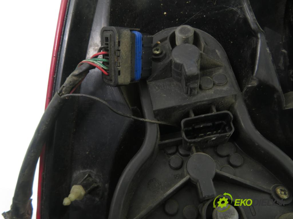 NISSAN PRIMERA Hatchback (P12) HB 2004 88,00 1.9 dCi - F9Q 1870,00 Svetlo pravé zadné 