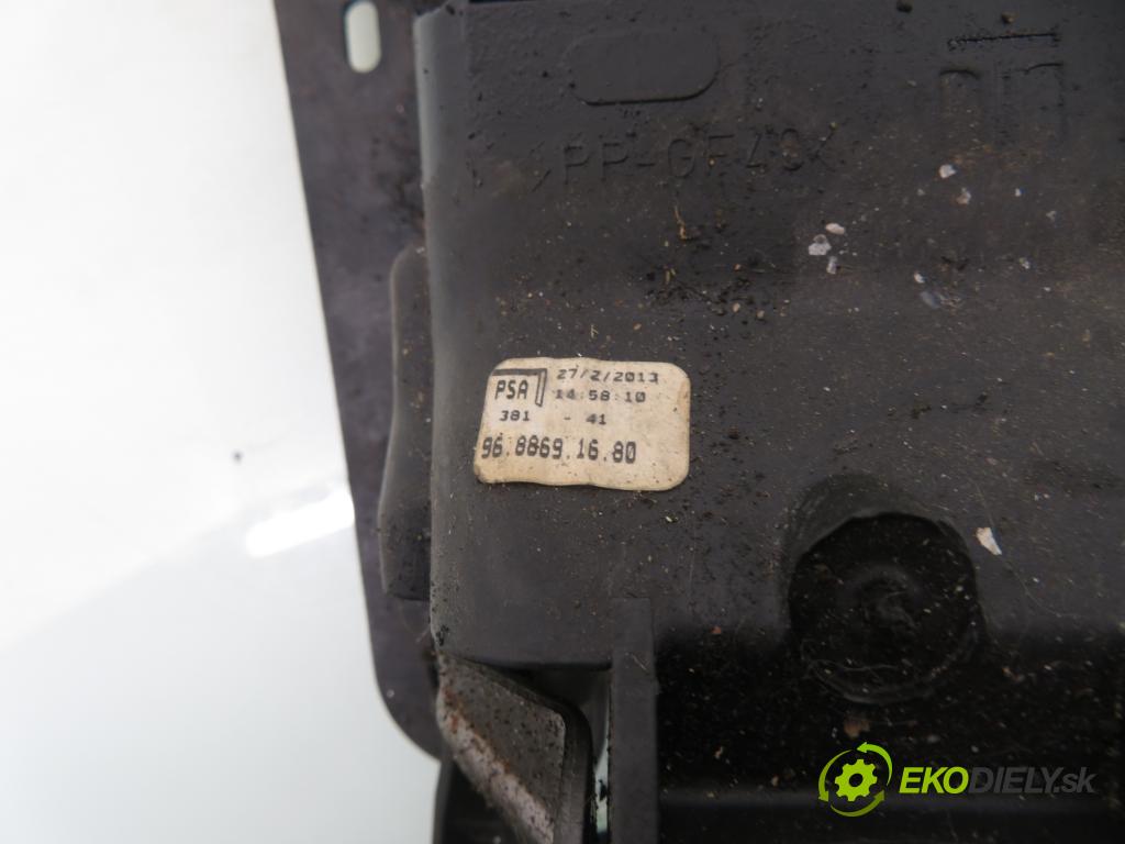PEUGEOT 307 SW (3H) KOMBI 2002 81,00 1.6 16V - NFU (TU5JP4) 1587,00 ZVEDÁK: 9688691680