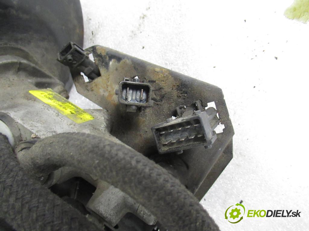 SAAB 900 II LIFTBACK 1995 136,00 2.0 -16 Turbo 185 - B204L 1985,00 posilovač 4543740 ; 10044707303 ; 10050187913 (Servočerpadlo)