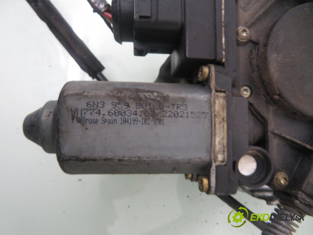 VW POLO (6N2) HB 2001 44,00 1.4 60 - AKK 1390,00 Mechanizmus okien 6N4837401K ; 6N3959801D