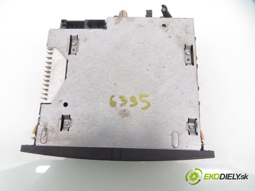 RENAULT SCENIC II (JM0/1_) MINIVAN 2006 63,00 1.5 dCi (JM1F) - K9K 724 1461,00 RADIO CD 8200607918 ; 8200607918T