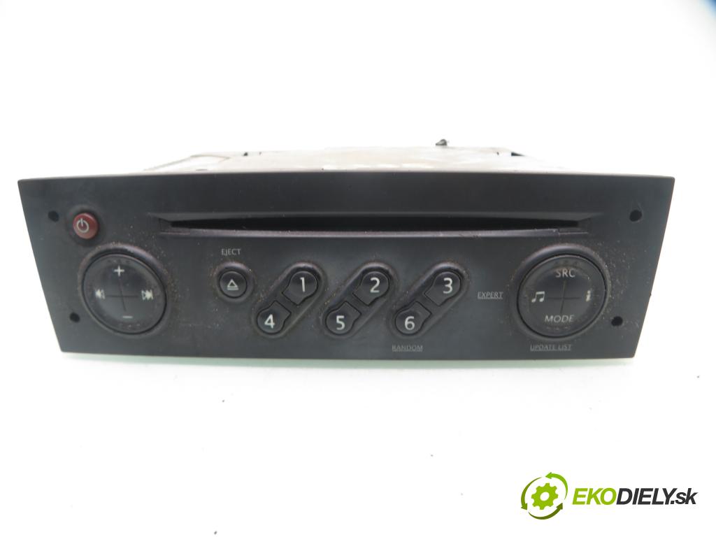 RENAULT SCENIC II (JM0/1_) MINIVAN 2006 63,00 1.5 dCi (JM1F) - K9K 724 1461,00 RADIO CD 8200607918 ; 8200607918T